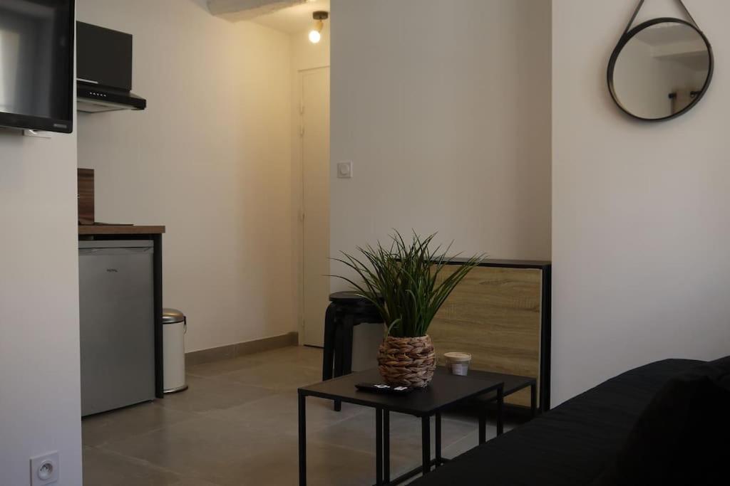 Apartamento Petit Cocon Douillet Climatise Pour 2 Pers La Crau Exterior foto