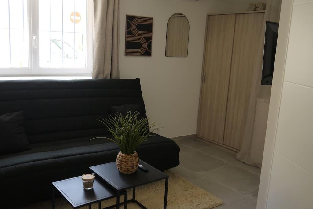 Apartamento Petit Cocon Douillet Climatise Pour 2 Pers La Crau Exterior foto